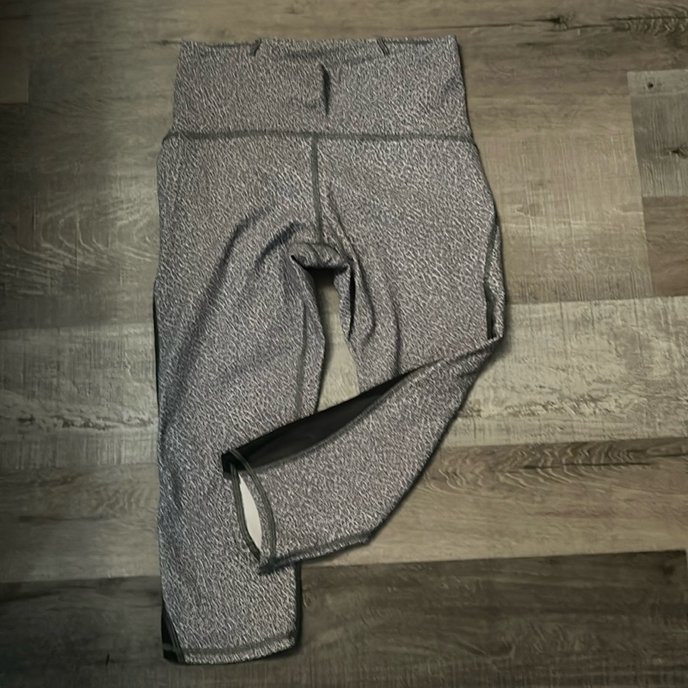 Lululemon Leggings Pace Rival Crop Sea Spray Alpine Black & White size 6